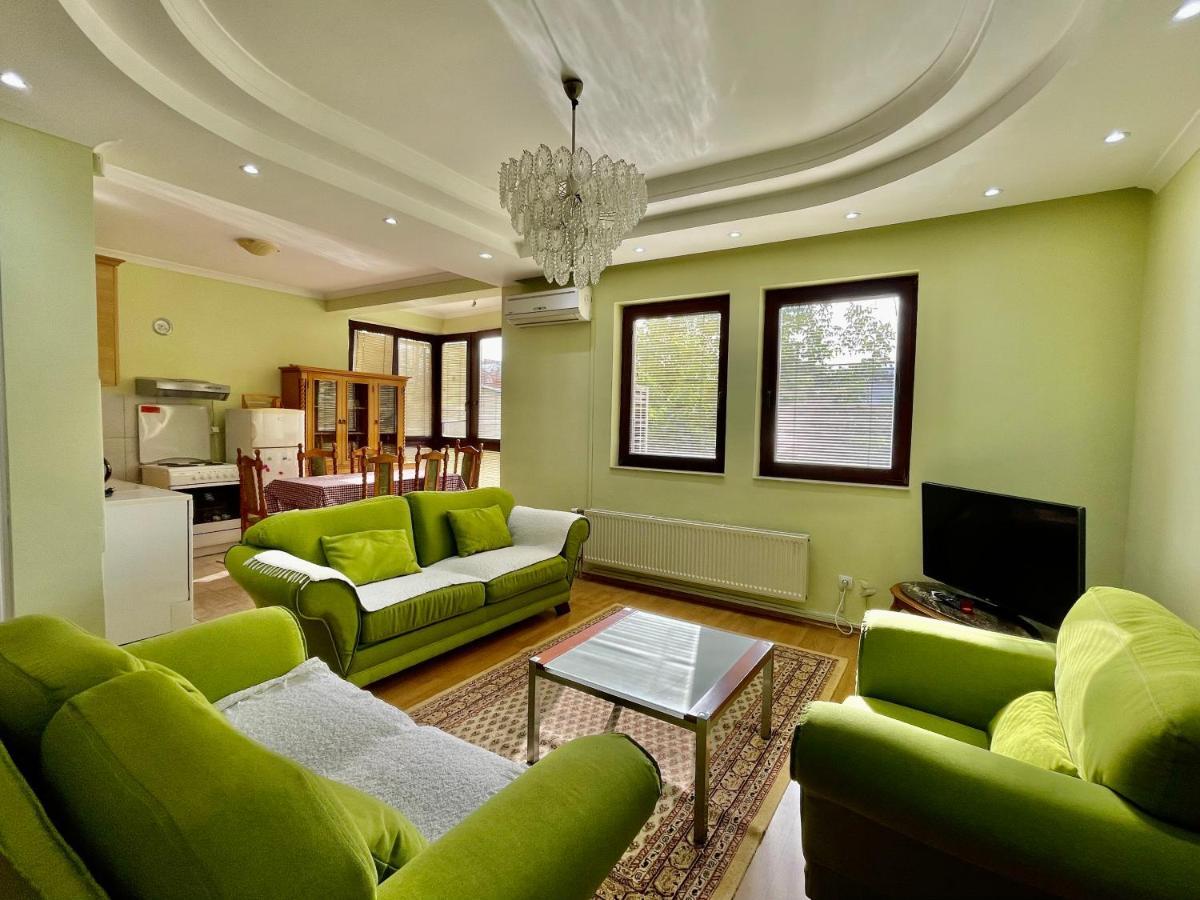 Huge Apartment With A Garden In The City Center Pristina Exterior foto